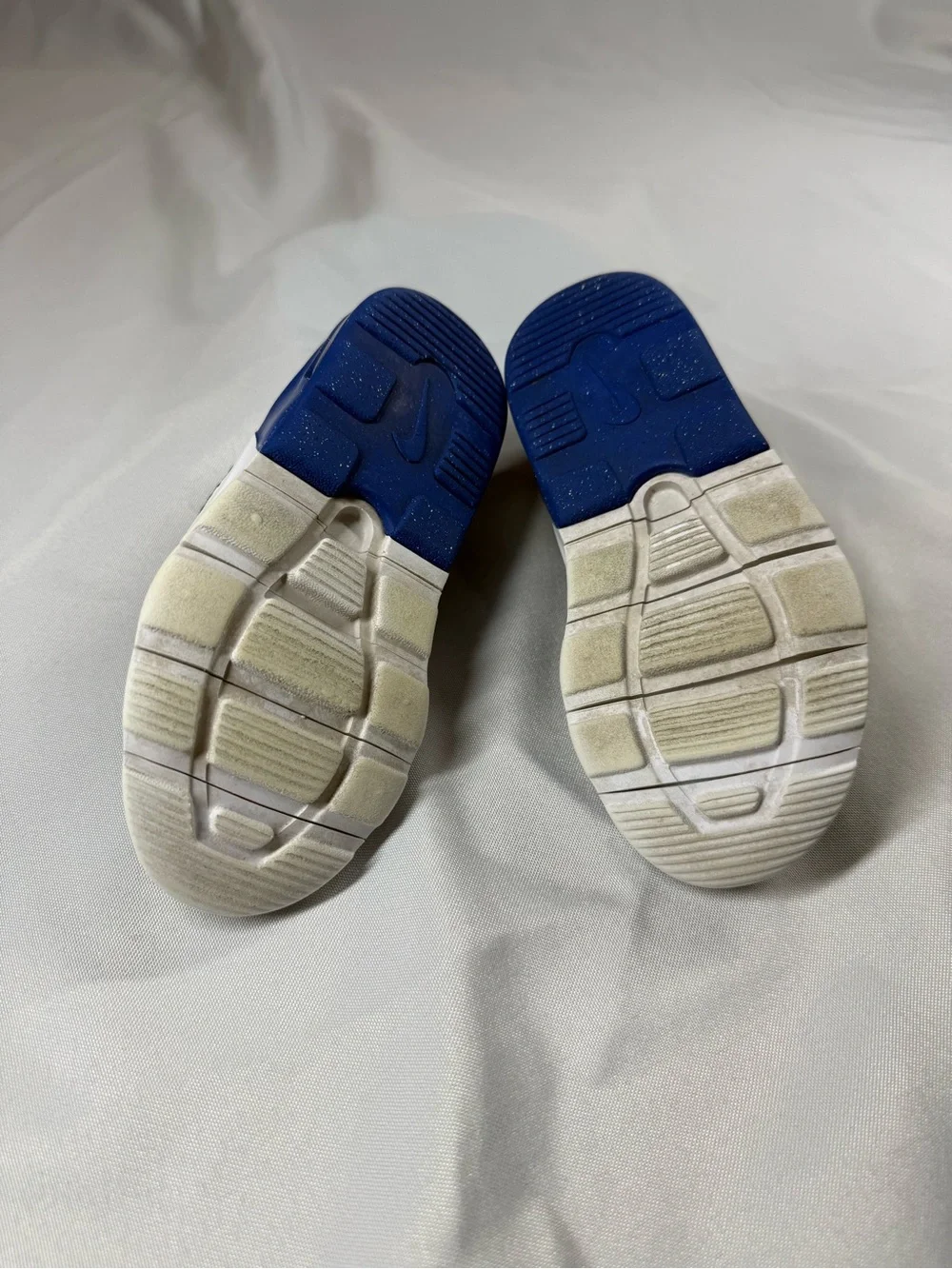 Nike Kids Black and Blue Slip-On Sneakers with White Midsole Size 9C - Picture 7 of 11